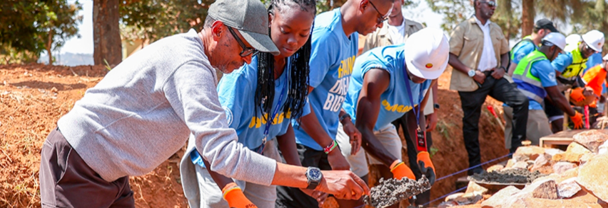 umuganda, people working together to achieve their goal
